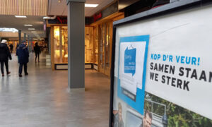 tekst op bord in Winkelcentrum Hoogezand
